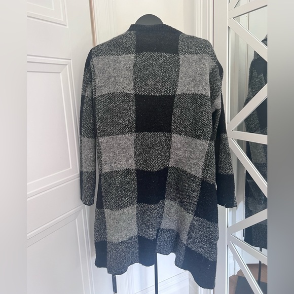Women’s Long Black and Gray Buffalo Check Duster by Do + Be, Size S - Picture 3 of 4